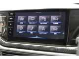 【Discover Pro】SDDナビゲーションシステム、AM/FM、ワイドFM、ジェスチャーコントロールなどの機能付き。