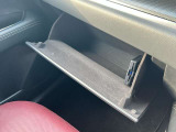 右壁にETC車載器を装備
