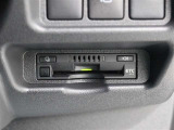 ETC車載器は、ビルトインタイプですっきり収納され、見た目も使い勝手も満足のアイテムです。