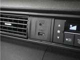 ◆USBチャージャー◆使いやすい場所に装備されています。