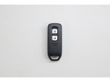 スマートキーはカバンの中やポケットに携帯するだけでドアロックの開閉・エンジンスタートが可能です!