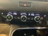 ダブルエアコンは、運転席と助手席でそれぞれ異なる温度を設定できます。