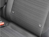 ◆ISOFIX◆シートベルトいらずでチャイルドシートと固定金具を連結するだけでガッチリ固定できます。