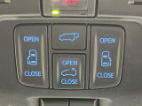 【両側パワースライドドア】スマートキーや運転席のスイッチで後席両側スライドドアの開閉が可能♪電動だから力を入れてドアを開ける必要が無く、小さなお子様でも簡単に開け閉めでき快適です♪