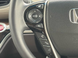 ★オーディオコントロールスイッチ★ステアリングにはオーディオコントロールスイッチが付いていますので、目線を正面から外すことが無く、また、ステアリングから手を離さずにオーディオ操作ができます