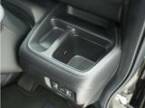 ◆ドリンクホルダー◆手の届きやすい場所にドリンクホルダーがあり、とても便利です。