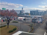 沢良宜駅改札を右に出てすぐに店舗がございます。