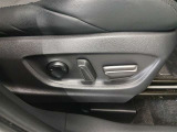 パワーシート搭載。微妙な調整が手軽にでき、ピッタリなポジションで運転することが可能です。