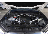 BMWを熟知したメカニックによる100項目の点検・整備を行います。不具合箇所、交換時期に達している部品に関しましては、全て当社負担で交換してからのご納車となります。