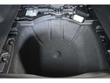 サブトランク付ですので洗車道具や工具の収納に便利です。