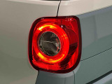 丸目で愛嬌のあるデザインのLEDリヤコンビネーションランプ(LEDストップランプ)が省電力・長寿命化を実現。