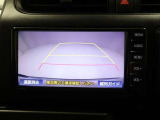 バックモニター装着車は後退時の強い味方です♪車庫入れや縦列駐車の際、後退操作の参考になるガイドラインをナビ画面に表示します。