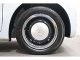 純正のホイールキャップが足元を飾ります!タイヤサイズ155/65R14 になります。