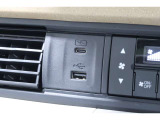 スマートフォンなどの音楽再生が可能なUSB接続ジャック装備車両です♪♪♪