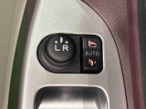 オート格納機能付きミラー キーフリーシステムのドア施錠に連動して自動的に格納!乗降時のミラー操作の手間が省けて便利です♪閉じ忘れを防げるほか、降車の直前まで後方の確認ができます!!