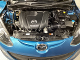 SKYACTIV-G搭載!爽快なパワーフィールと低中速の豊かなトルクによる実用域での扱い易さを是非体感して下さい!エンジンルーム内の清掃も行き届いております♪