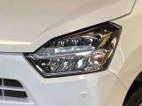☆オートライト機能☆車外の明るさに応じて自動的でヘッドランプを点灯および消灯します。夕暮れ時やトンネルなどで便利です!