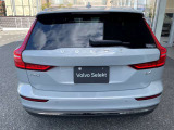 乗る人の安全を、最優先に考えて造られたボルボ車。あらゆる所に、安全のための工夫が施されています。そのため、実際に運転する際には、車に守られているという安心感があります。
