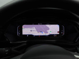 デジタルメータークラスター【Digital Cockpit Pro】付き車両。メーター内にナビゲーションが表示されます。