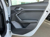 自動車保険もお任せください。Audi自動車保険プレミアムは、フロントガラス、タイヤパンク、ドアミラーの損害を補償する、Audiプレミアムケアが無償で付帯されます