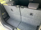 4人乗車でも十分な荷室♪