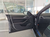BMWプレミアムセレクション前橋では、高年式低走行モデルからMモデル、年式が経ちなかなかディーラーでは見かけないモデルまで幅広いラインナップで認定中古車を取り扱っております。品質に自信があります。
