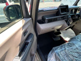 ☆お車についた傷やヘコミ、事故の修理もハヤシにお任せください。自社鈑金工場で修理ができますの安心です☆