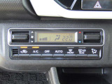 設定した車内温度を保ってくれるAUTOエアコン付きで暑い夏や寒い冬でも快適に過ごせます☆