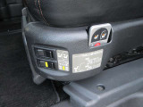 セカンドシートスライドアップ車は便利なリモコンスイッチ付きです