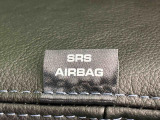車両側方からの衝撃を緩和するSRSサイドエアバッグ(運転席/助手席)に加えて,SRSカーテンシールドエアバックも標準装備