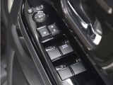 ◆パワーウィンドウスイッチ◆運転席から全席の窓の開閉操作を行うことが出来いつでも換気ができます!