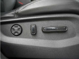 パワーシートでどんな体形の人でもベストなドライビングポジションで運転が可能です!
