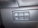 斜め後方車両を警告サイン(オレンジ色)をミラーに表示することで運転者に危険を知らせる機能で、車線変更時などの安全をサポートする機能です。