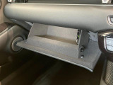 お客様にぴったりなおクルマをお選びいただけますように様々な展示車をご用意致しております!ダイハツの軽自動車だけではなく、他メーカー車やコンパクトカー・ミニバンなども数多く取り揃えております!