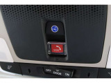 緊急通報ボタンが装備されています。ホンダコネクト対応。ご利用には、Honda Total Care プレミアムのご加入が必要です。