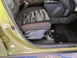 運転席は前後にスライドするだけでなく、シートの高さも調整出来るんです!自分の身長に合った運転姿勢を確保できると嬉しいですね!!