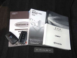アドバンストキーを携帯していればドアのロック/アンロックが簡単にでき、ブレーキペダルを踏んでプッシュボタンスタートを押せばエンジン始動ができます