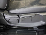 ◆シートハイトアジャスター◆運転席を上下に高さ調節ができます!運転ポジションを体格に合わせてシート調整できます。