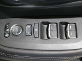 運転席のスイッチ類です。