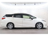 当店の展示車は、プロの業者にボディーの磨き、ルームクリーニングを依頼していますので、とてもきれいです!!ぜひ、見にいらしてください!