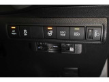 AC100Vアクセサリースイッチ装備!ステアリングあったか♪ ステアリングヒーター装備!自動でハイ・ロー切りかえるオートマチックハイビームシステム搭載!