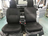 トヨタの高品質Car洗浄ブランドまるまるクリン済み!フロントシートを取り外して徹底クリーニング!