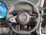 ミニ独特のゴーカートフィーリングと呼ばれる軽快なハンドリングはAT車、MT車のどちらでも楽しめます。