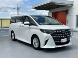 2列目シートを倒してフラットにすることが可能。車中泊利用もできます。