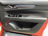 運転席ドアトリムとパワーウィンドウスイッチ