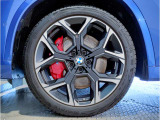 BMW純正アルミホイールです。納車時にはアルミホイールコーティングも承っております!是非ご検討下さいませ。