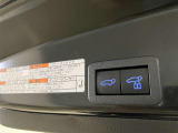 パワーバックドアは荷物の出し入れがしやすい優れもの!スイッチひとつで重たいバックドアが締まります!日用品の大量買い出しにも大活躍!