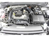 【エンジン】1.0L 直列3気筒ターボ。コンパクトながら軽快でパワフルな走力が魅力です。