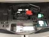 【パンク修理キット】補修材が入ったボトルとコンプレッサーがセットになっています。※ジャッキ・レンチ等の工具は非搭載となります。