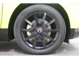 純正のアルミホイールが足元を飾ります!タイヤサイズはF:185/60R16R 205/55ZR16でございます。